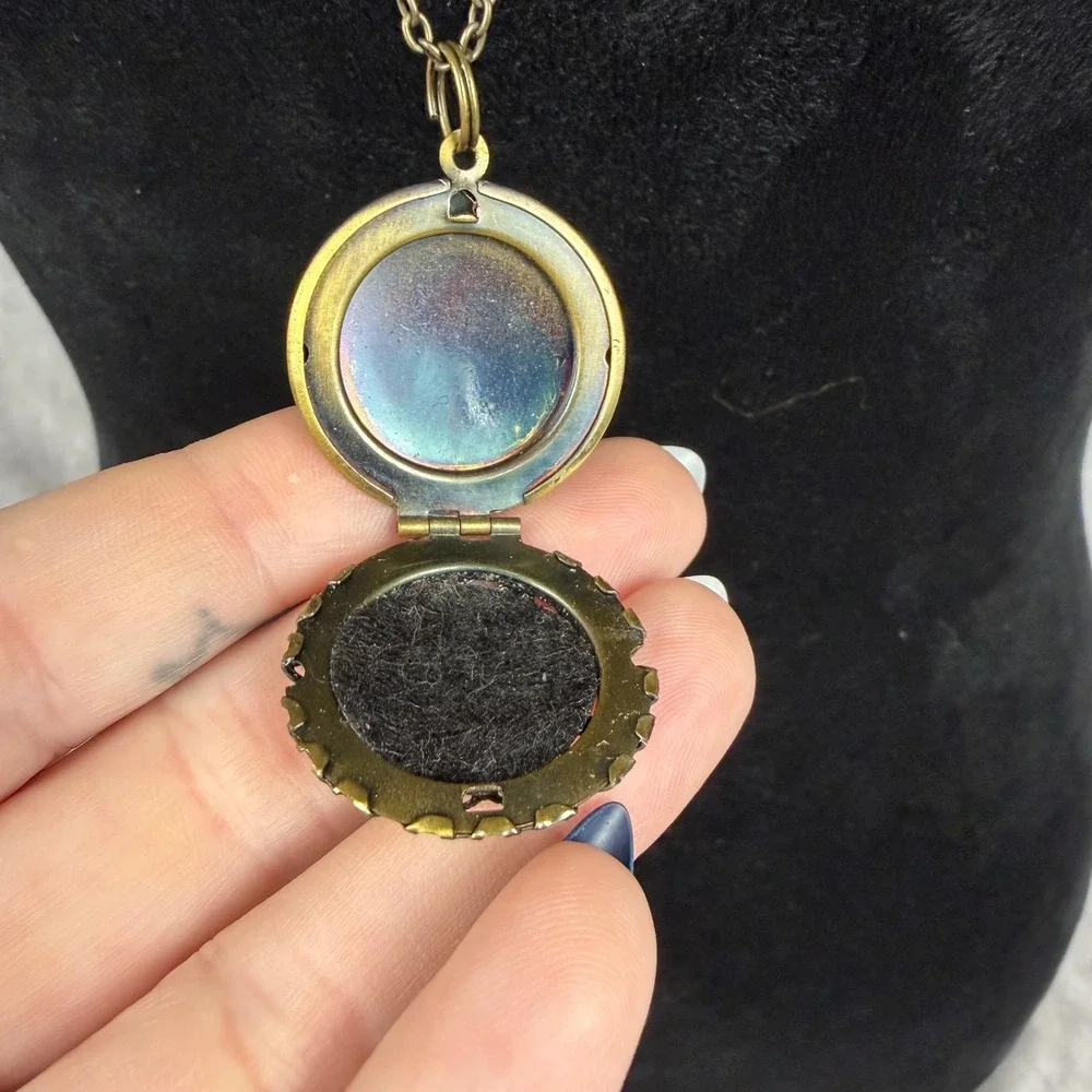 Vtg Brass Filigree Essential Oil Aromatherapy Diffuser Locket‎ Necklace Mandala
